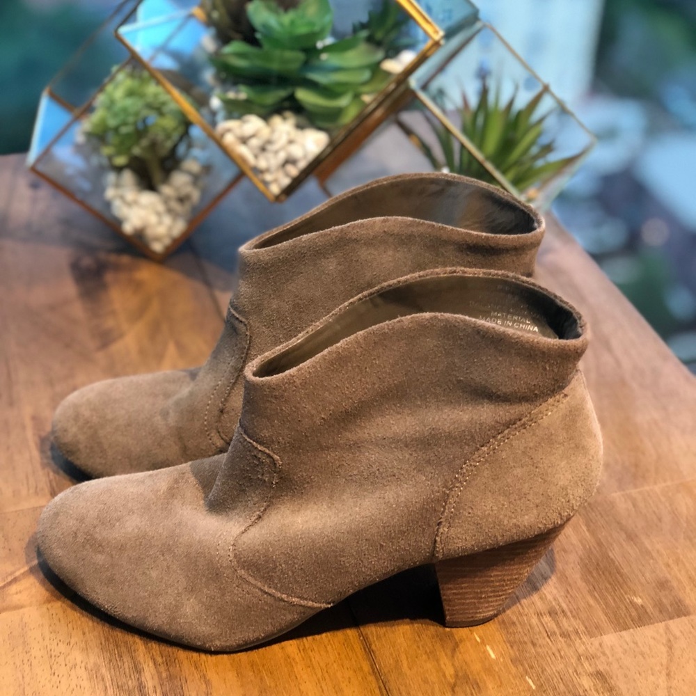 Steve Madden | Taupe Ankle Boot